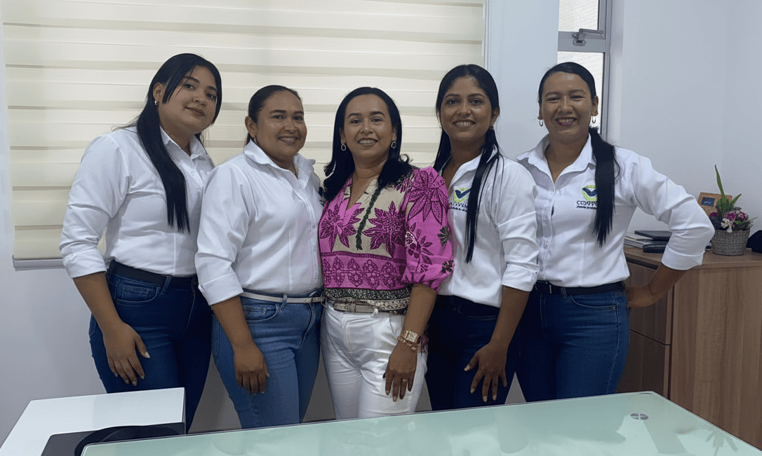 Foto grupal del equipo Contanel Group